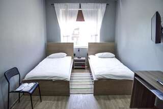 Гостиница Guest house Ostrovskogo 11 Листвянка Двухместный номер с 2 отдельными кроватями-2